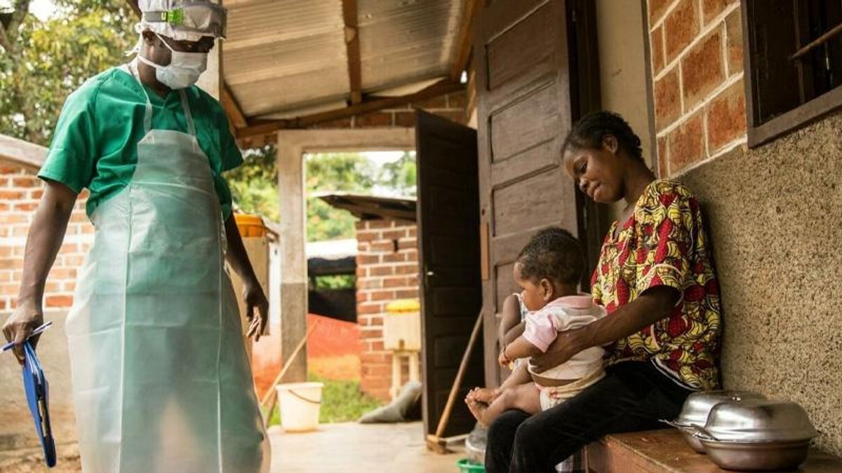 Risk of monkeypox spreading widely 'very low'