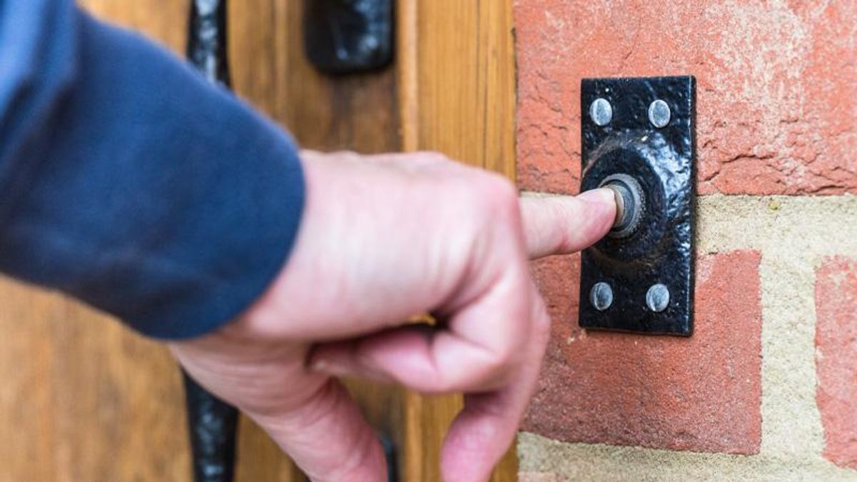 Watch: Enraged neighbor shows up at GOP candidate’s front door after receiving pro-Trump mailer