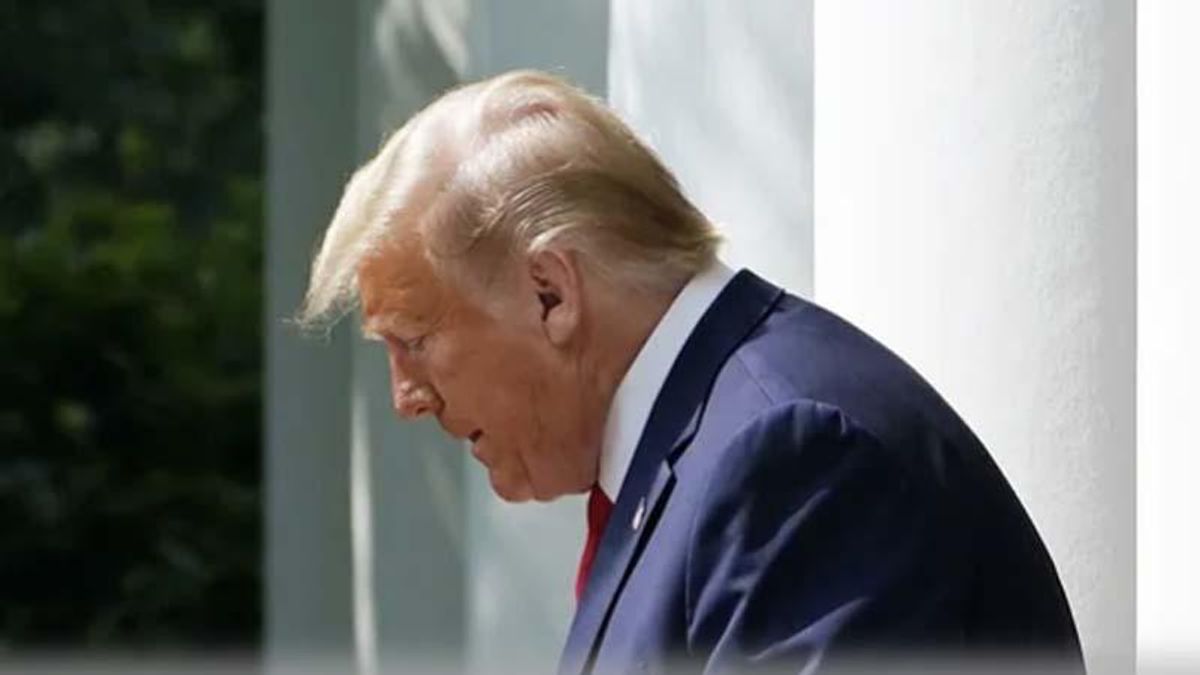 Trump's new face-off with the DOJ could end up haunting his 2024 bid: analyst