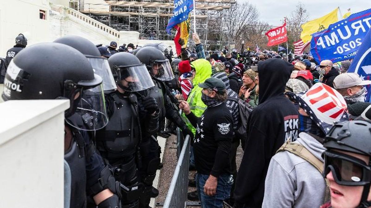 'Oath breaker' epithet shows strain between MAGA and law enforcement