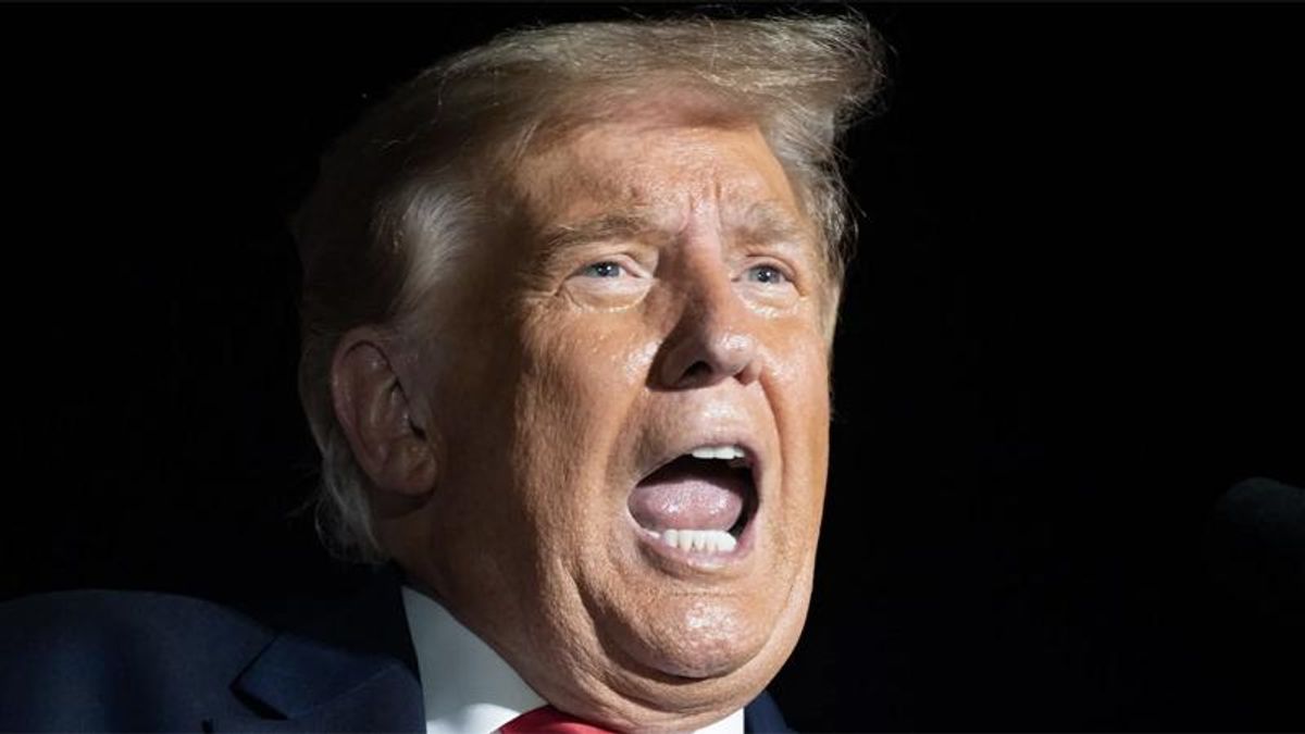 'This is vomit': CNN host rips apart 'unhinged liar' Trump's new response to the Jan. 6 latest hearing