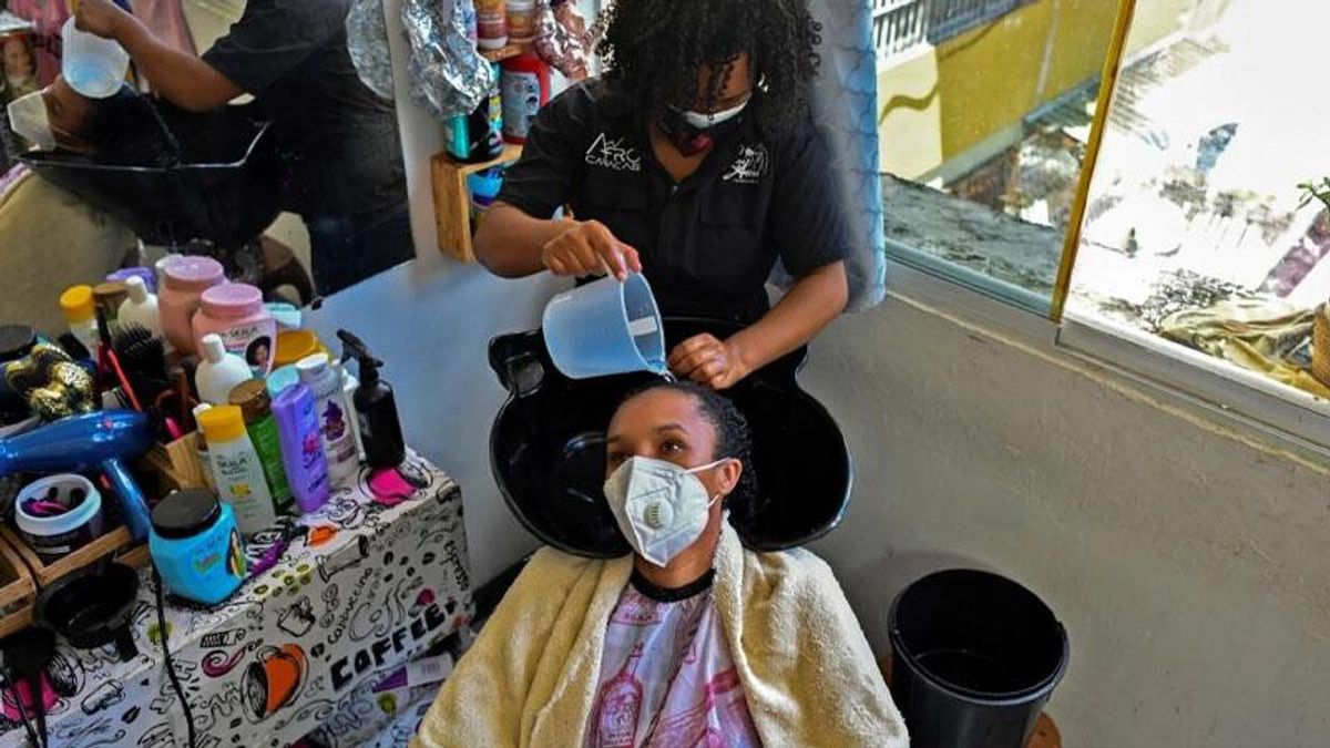 Chemical hair straighteners may cause uterine cancer study Raw Story