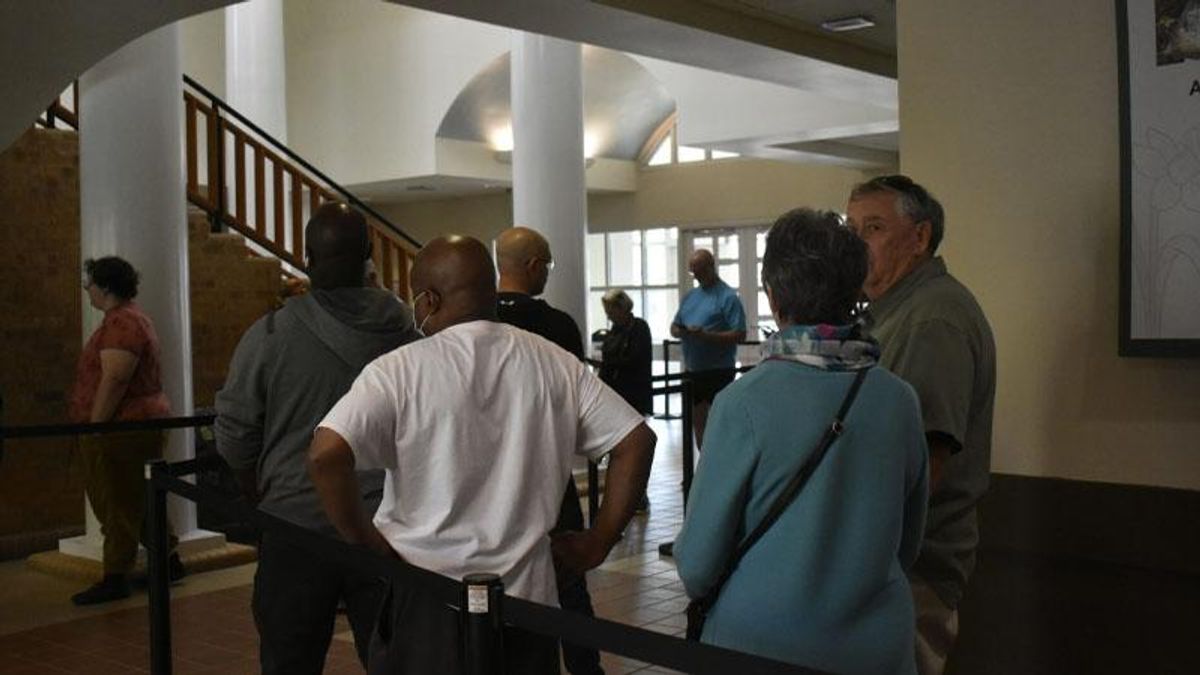 Georgians set first day early voting turnout record in biggest test yet of 2021 election overhaul