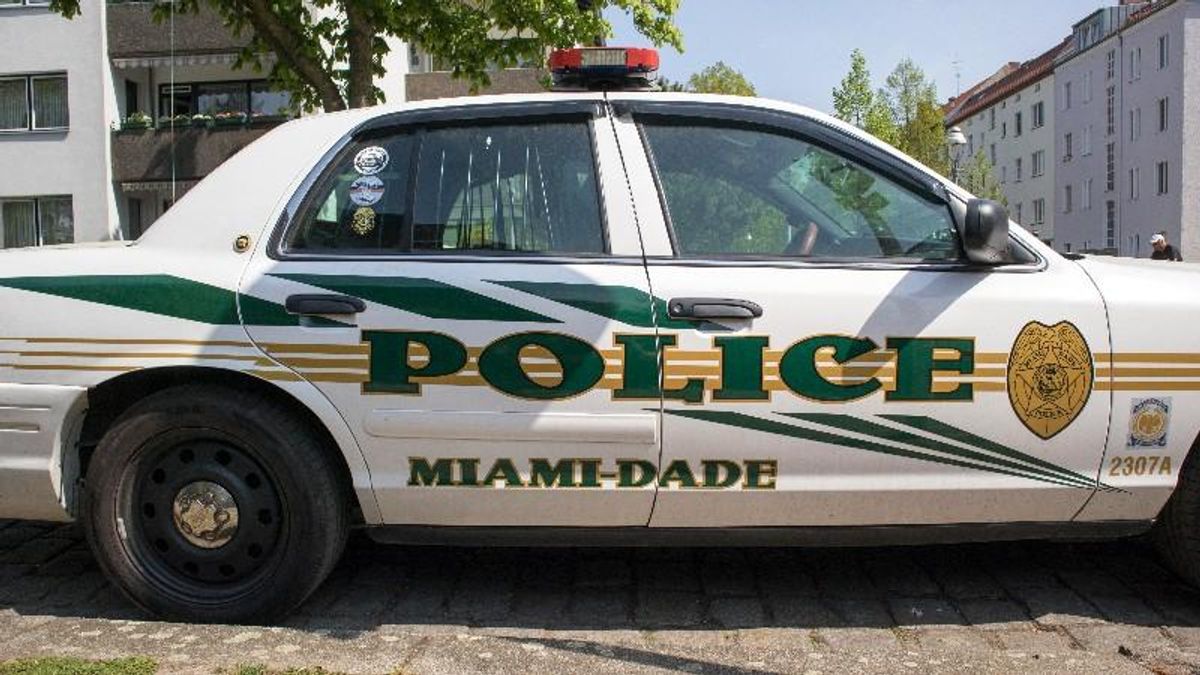 Preacher's wife sues Miami cops for strip searching her after mistaking her for a drug trafficker: report