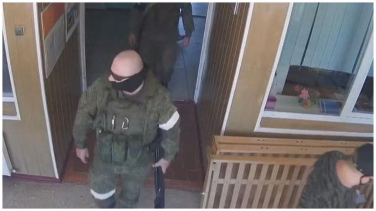 Security video shows the moment Russian forces showed up to take children from Ukrainian orphanage