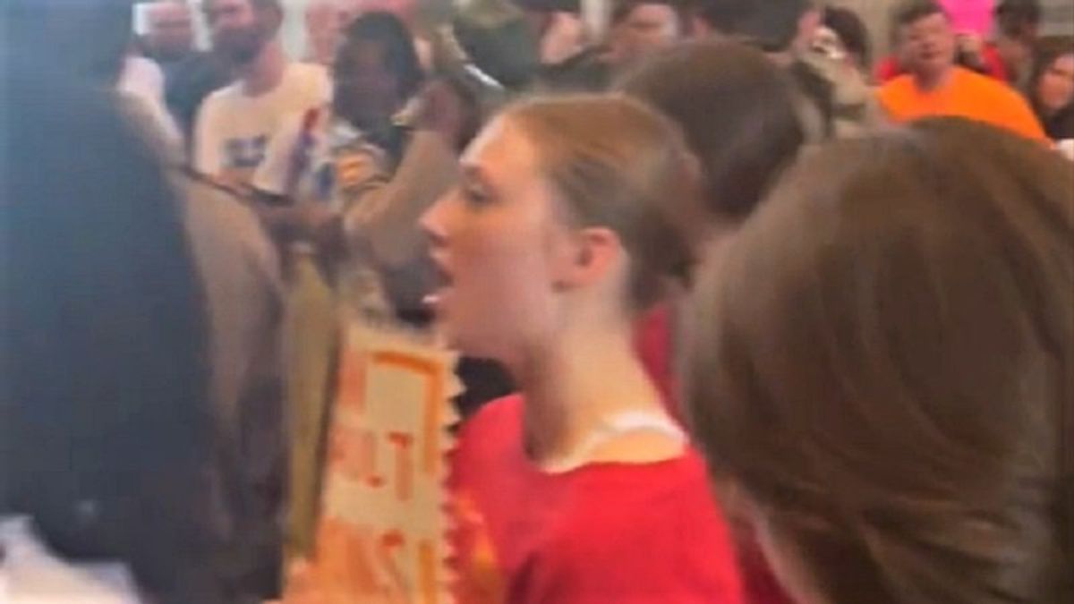 Watch: Tennessee students taunt GOP House speaker over move to expel Democrats