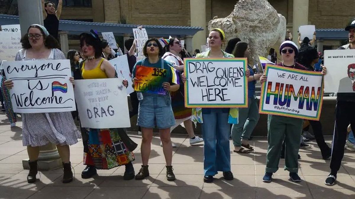 West Texas A&M University president faces no-confidence vote from faculty after canceling drag show