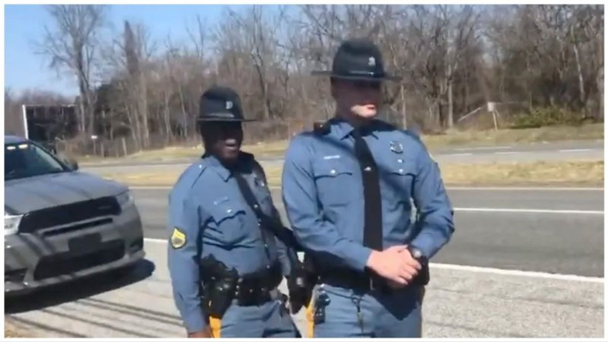 Dash cam footage shows Delaware cops conspiring to drum up bogus charge against motorist who flipped them off