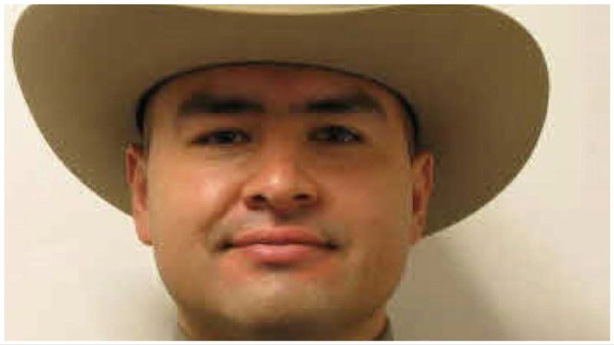 Texas state trooper pleads guilty to helping his father smuggle drugs