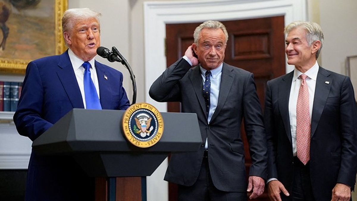 'Real stable genius?' Meandering Trump ridiculed after off-script hour-long diatribe