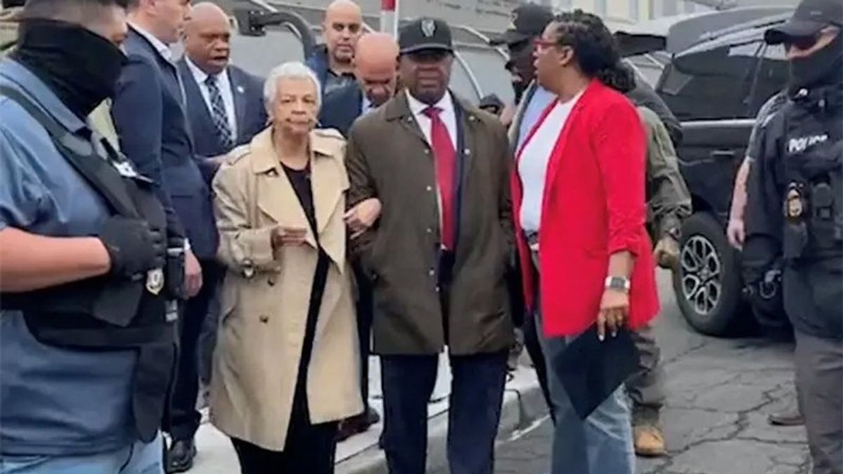 Hot mic catches Newark mayor's stunned reaction as judge bashes Alina Habba over arrest