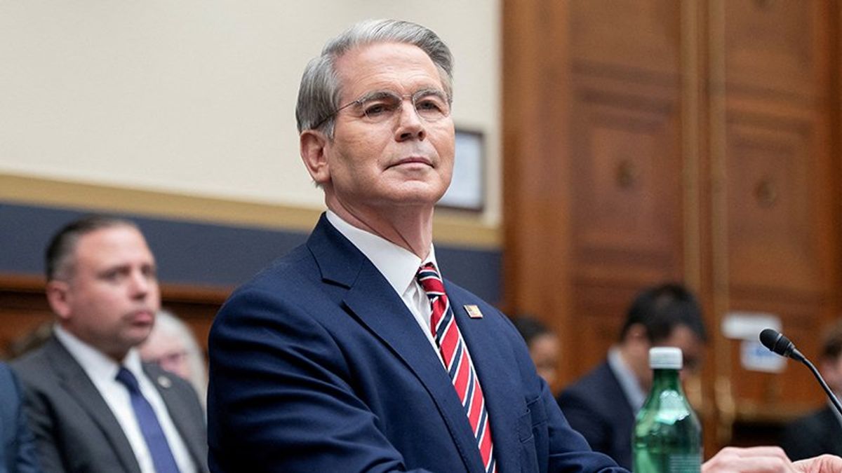 'First I heard': Scott Bessent admits he didn't know Trump is withholding cash