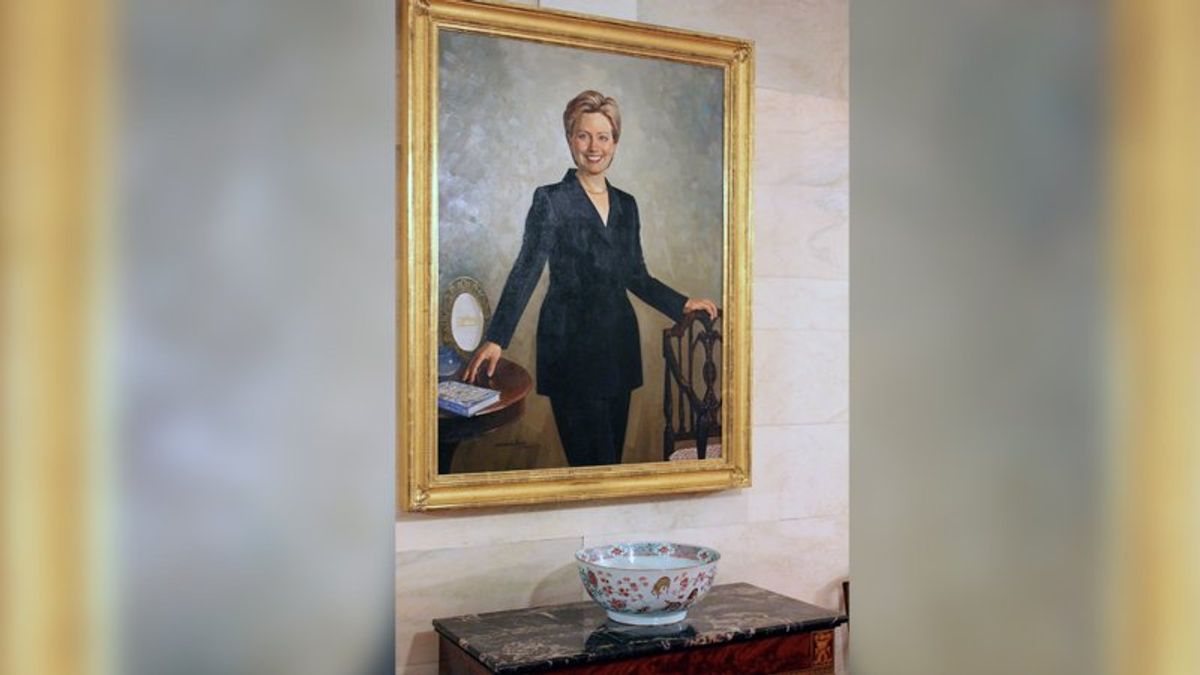 Trump replaces Hillary Clinton's first lady painting with meme of himself