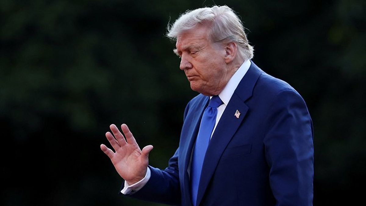 Analyst warns 'surprising' new poll constitutes a 'clear warning' to Trump