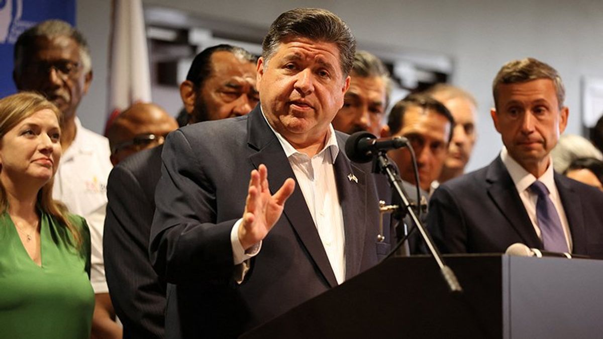 Illinois governor dispatches state police to protect Texas Dem lawmakers after bomb threat