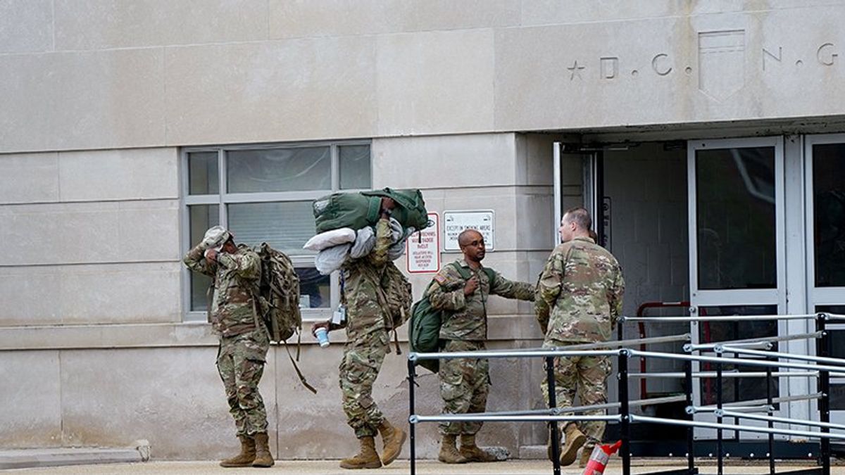'Great look!' Retired Army officer warns Trump just ruffled feathers in the National Guard