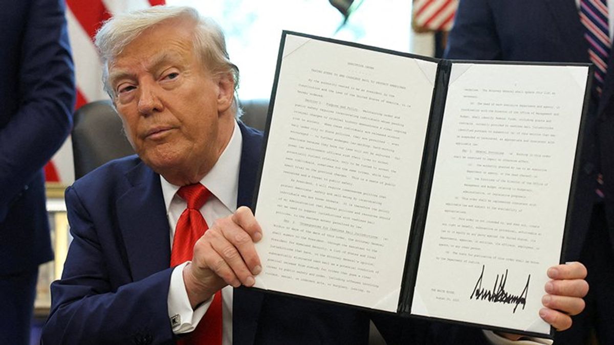 Trump's court-meddling executive order does nothing: expert