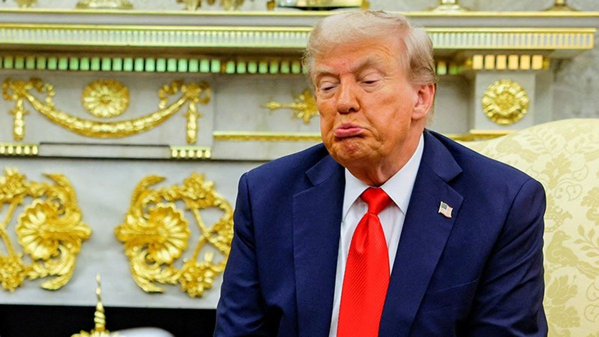 'Disaster': Critics warn of 'rough waters ahead' after Trump's new abysmal job report