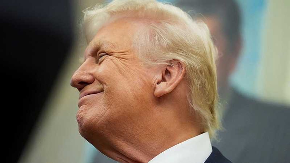 'Striking': Law expert floored by Trump's audacity to put new threat in writing