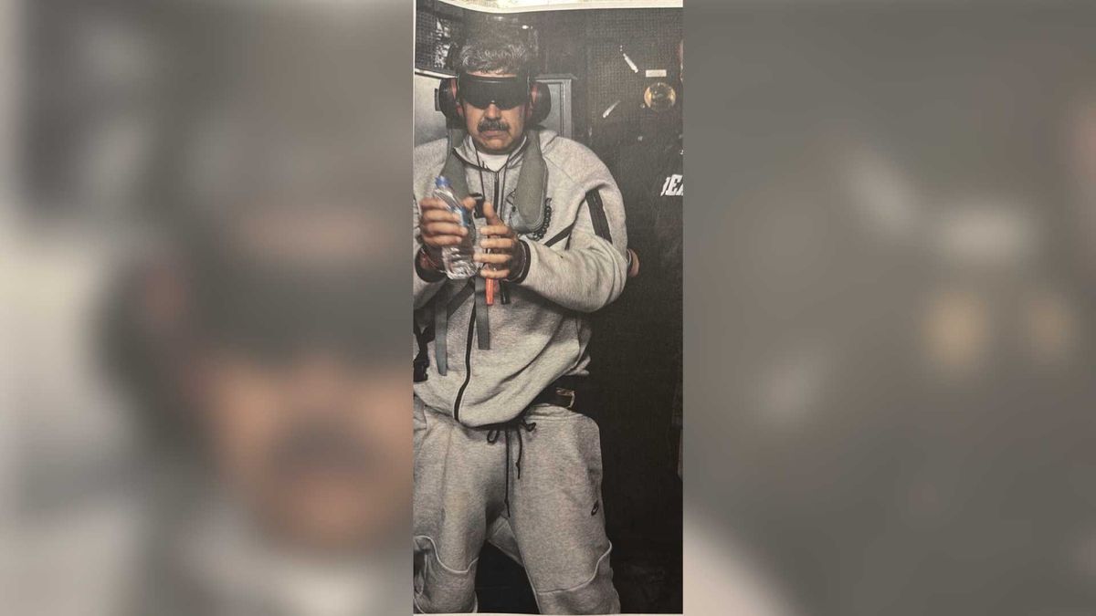 Trump shares stunning photo of captured Venezuelan president