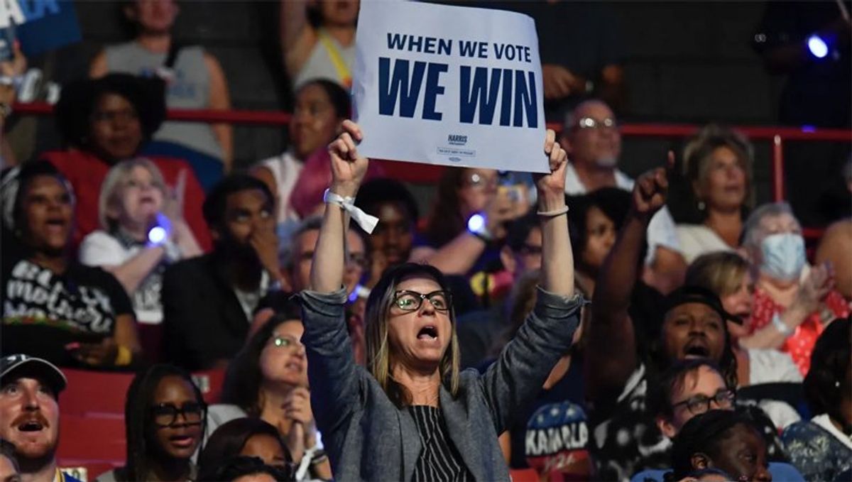 Analyst singles out 'stuff of GOP nightmares' moment at boisterous Harris/Walz rally