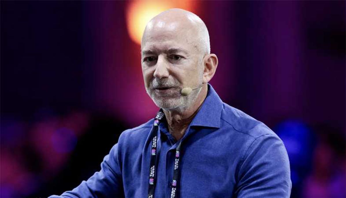 Bezos' WaPo in turmoil as top editor abruptly departs after 'total embarrassment'