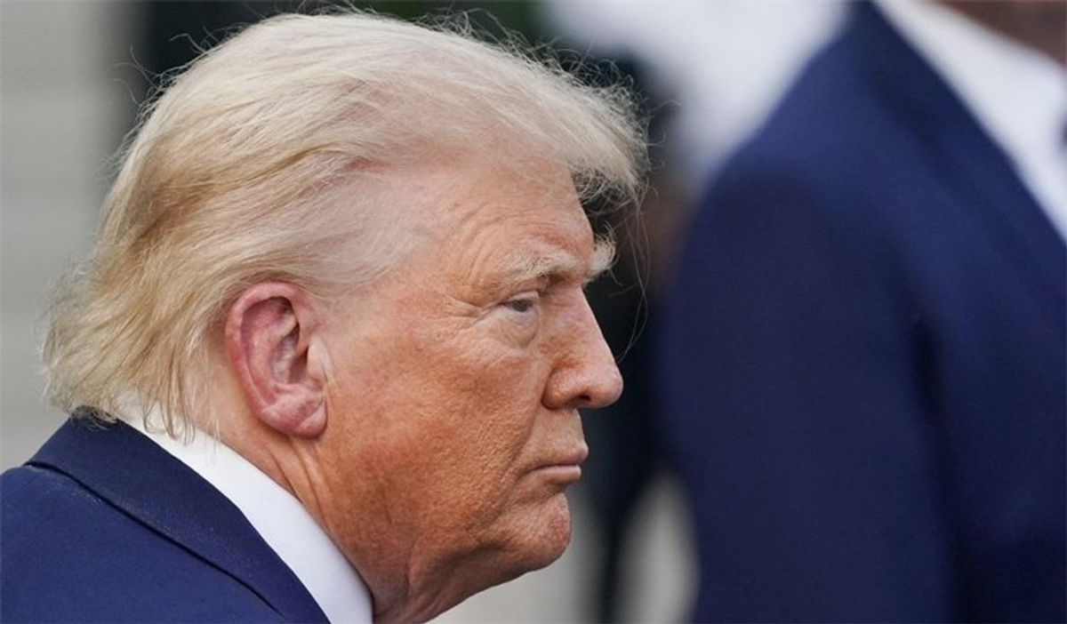'Worst-case scenario' unfolding as Trump sends new 'message' to critics: legal expert