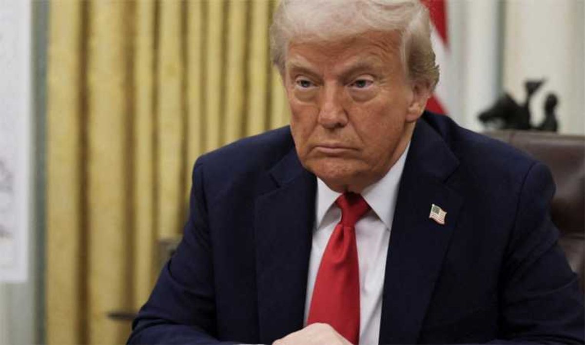 Trump 'looks weak' because Republicans are 'starting to peel a apart from him': NYT editor