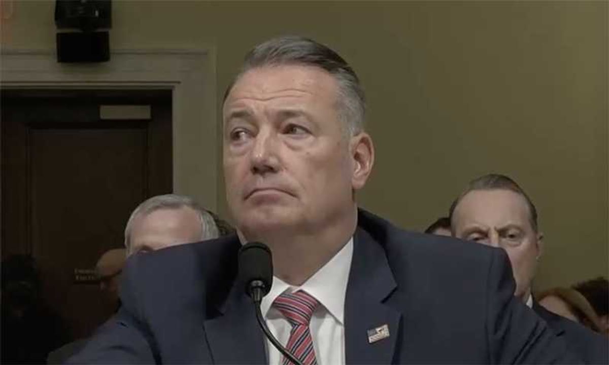 ICE director ducks chance to endorse Kristi Noem keeping her job