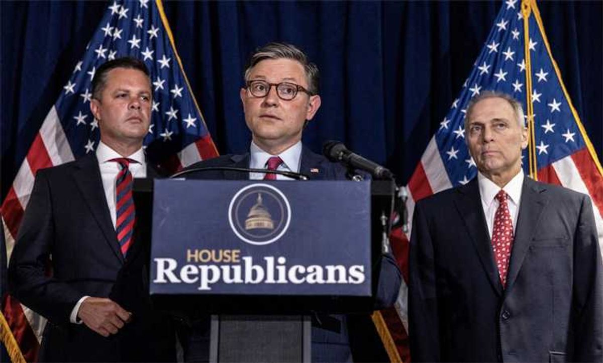 'Knives are out' among Republicans with 'polling dropping like a rock': GOP insider
