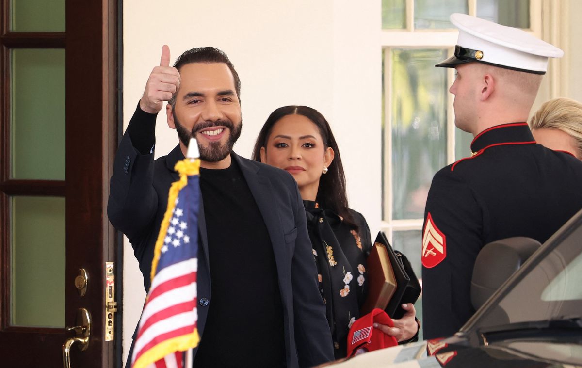 'You caved': El Salvador president ridiculed as he posts photos from senator’s jail visit