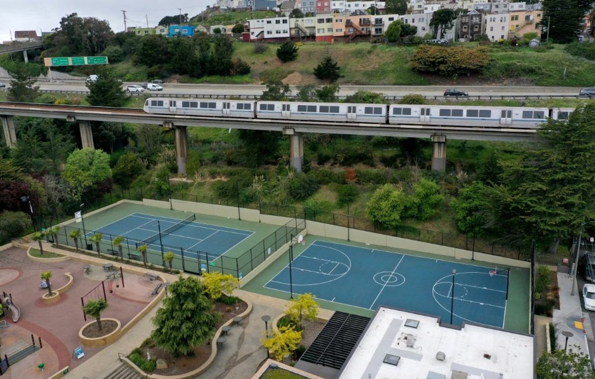 San Francisco trains hit by systemwide outage