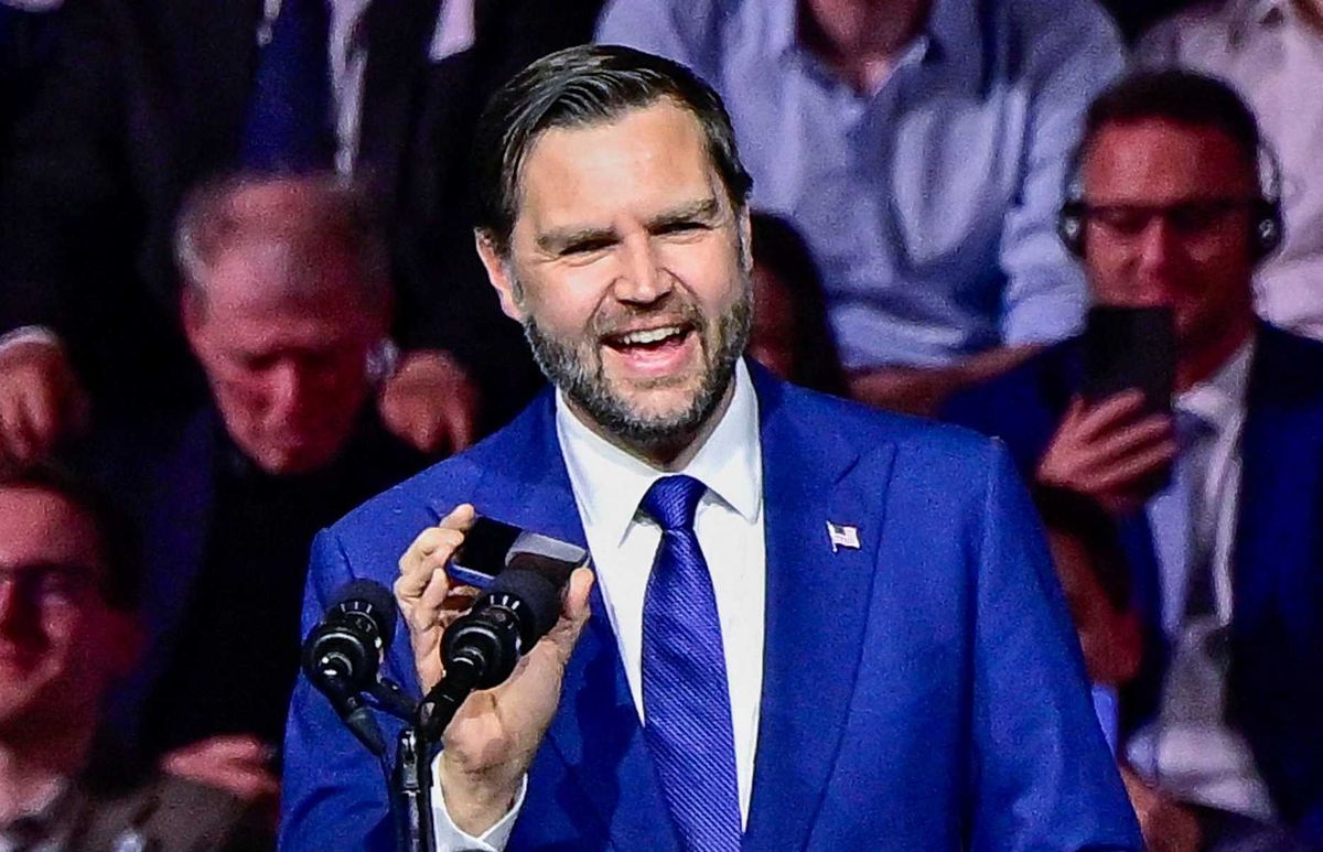 JD Vance flubs as he puts Trump on speakerphone — without his knowledge: 'I'm just ...uh'