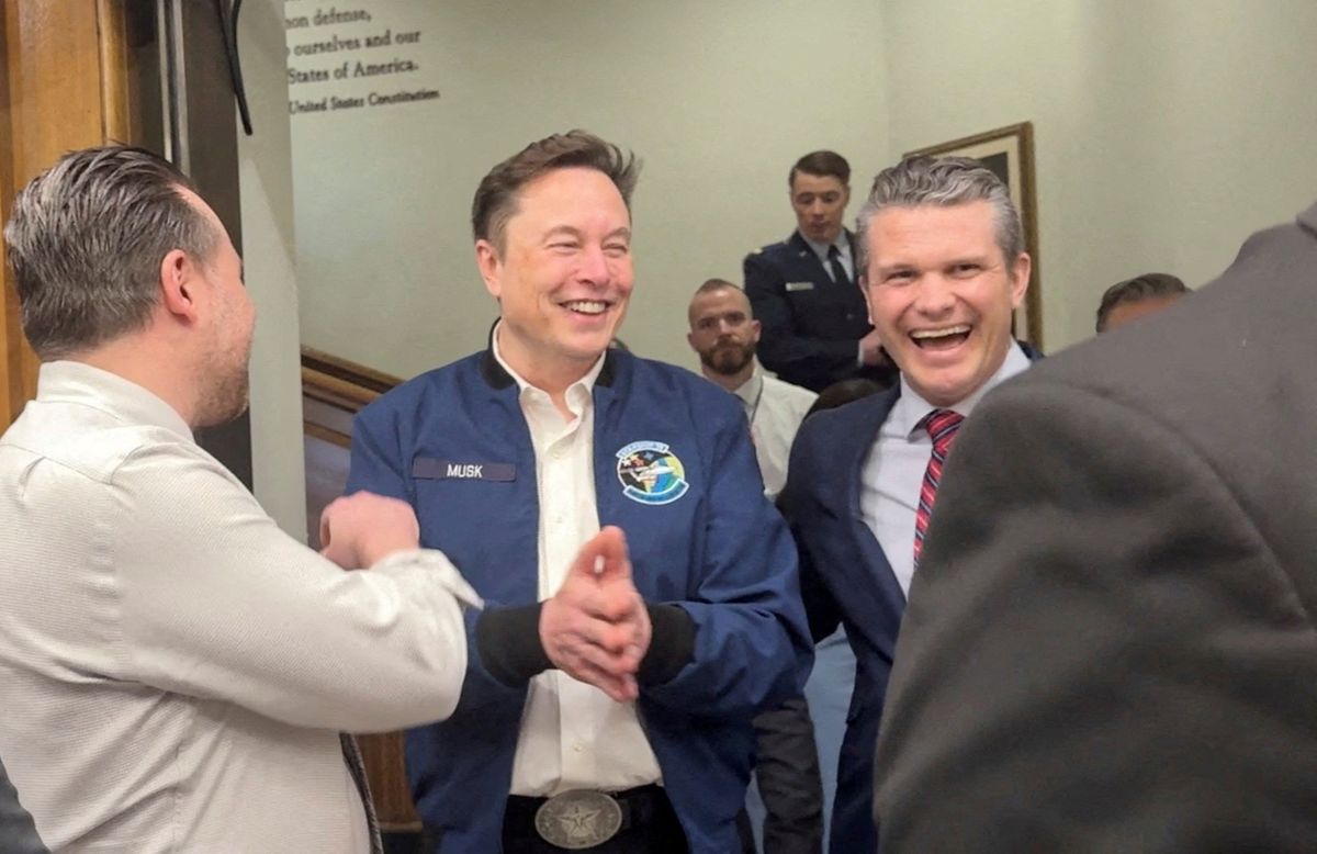 Secret Musk Pentagon briefing nixed by Trump led to ouster of longtime Hegseth associates