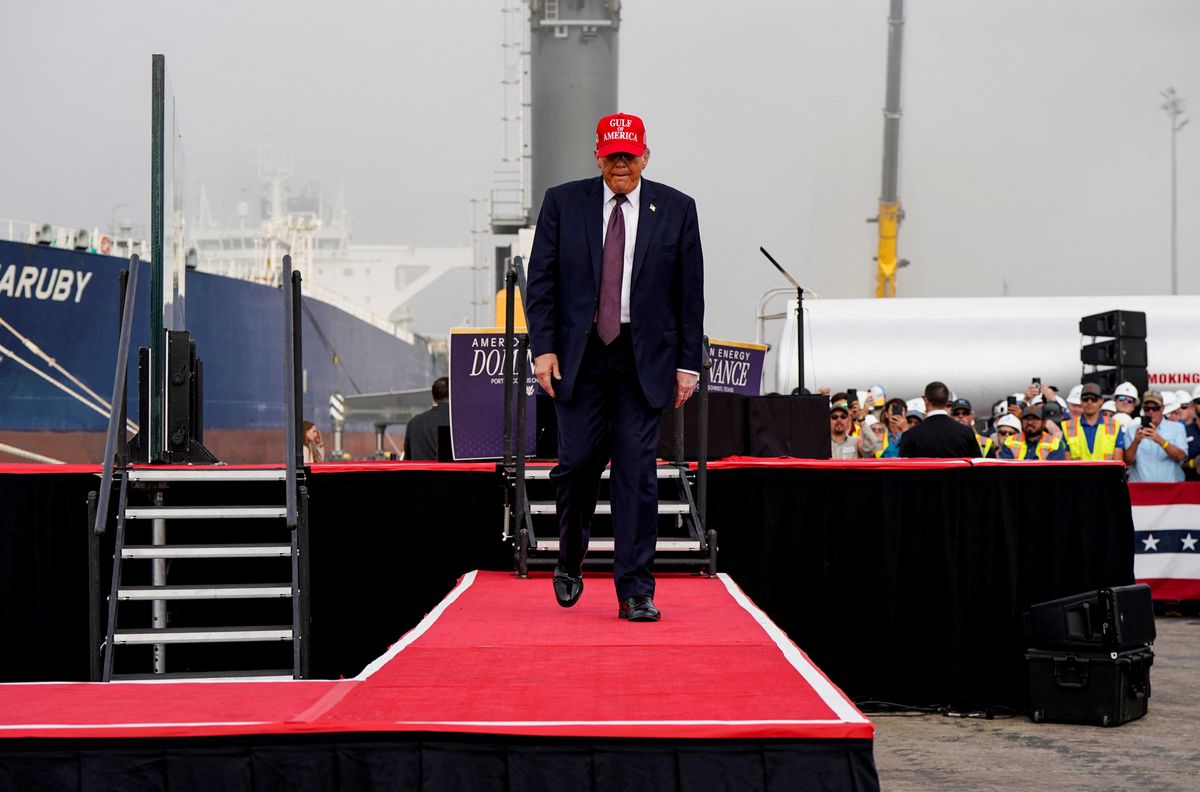 GOP lawmakers join Dems in urgent effort to rein in Trump and halt ‘illegal war'