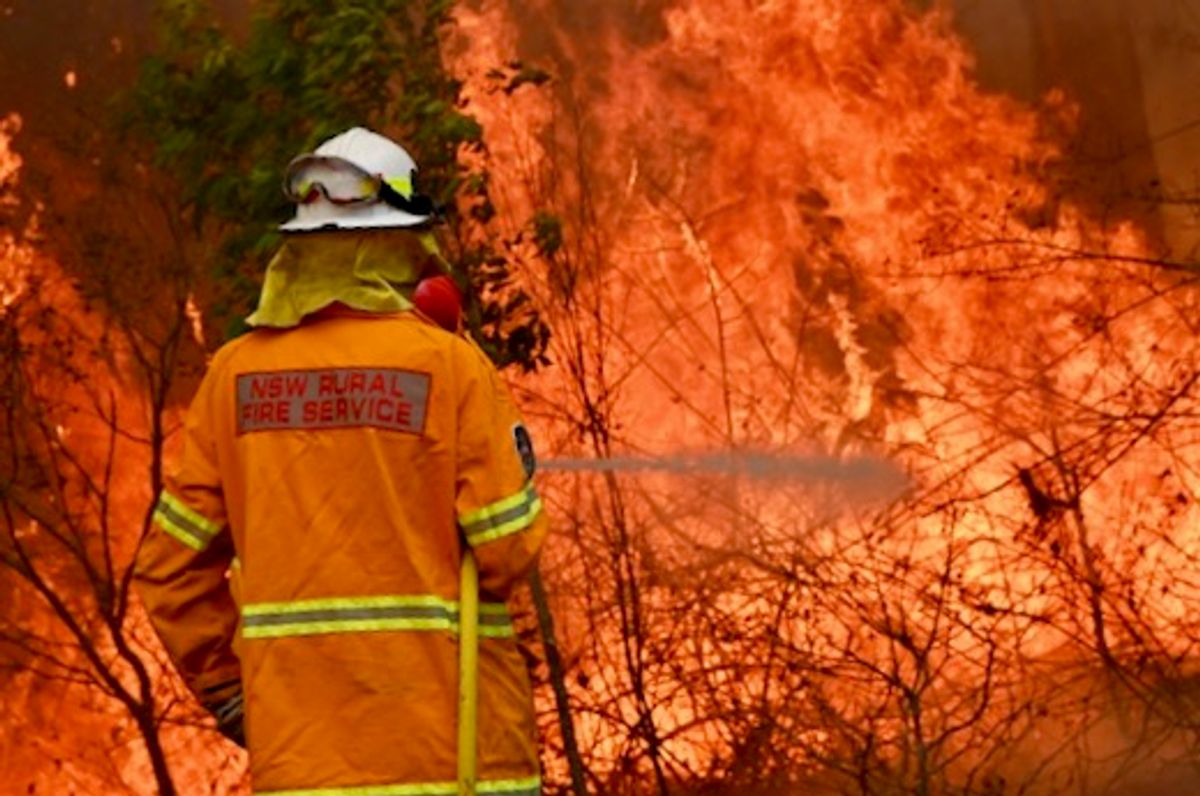 Residents in Western Australia urged to flee as wildfire rages