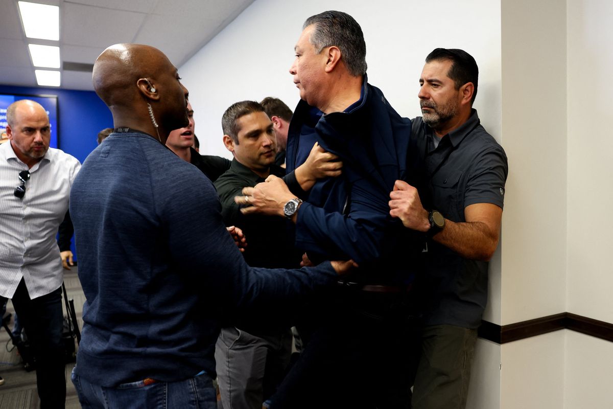 ​'Hands off!' Senator grabbed by security after crashing Kristi Noem event