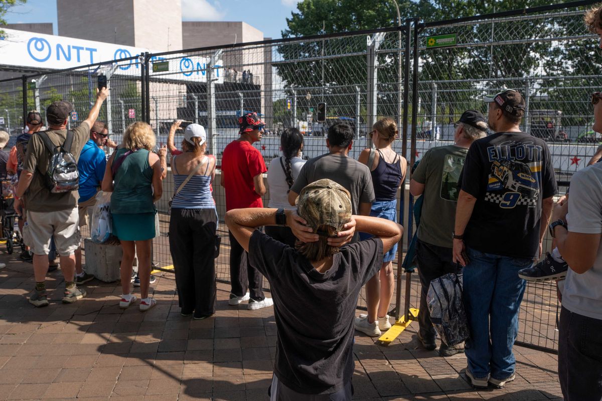 Racing fans wait for water in lengthy lines at Trump’s Grand Prix: report