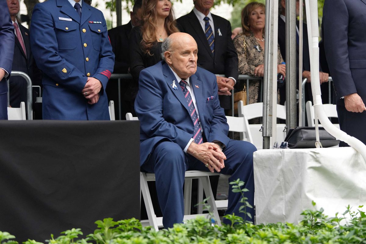 Right-wingers in 'shock' after Giuliani shakes Mamdani's hand at Ground Zero
