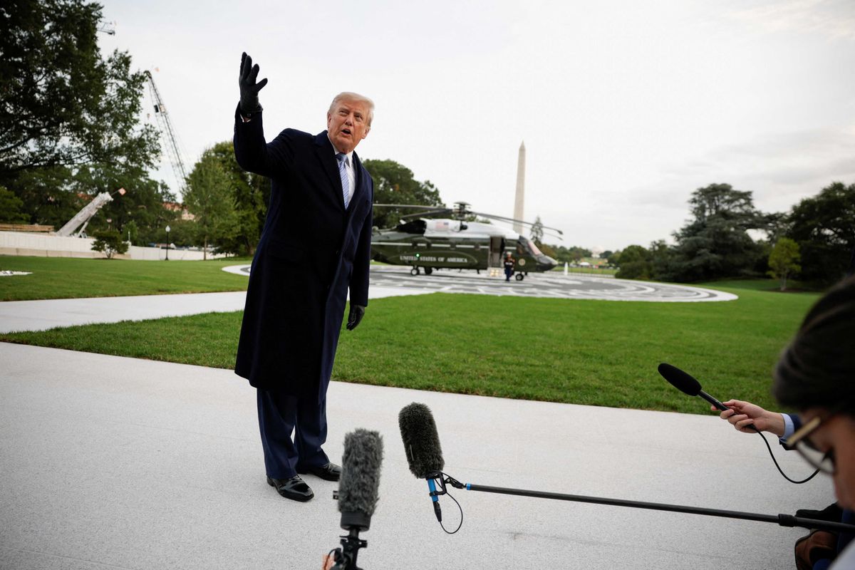 Swooning Trump's acting like a lovesick schoolgirl