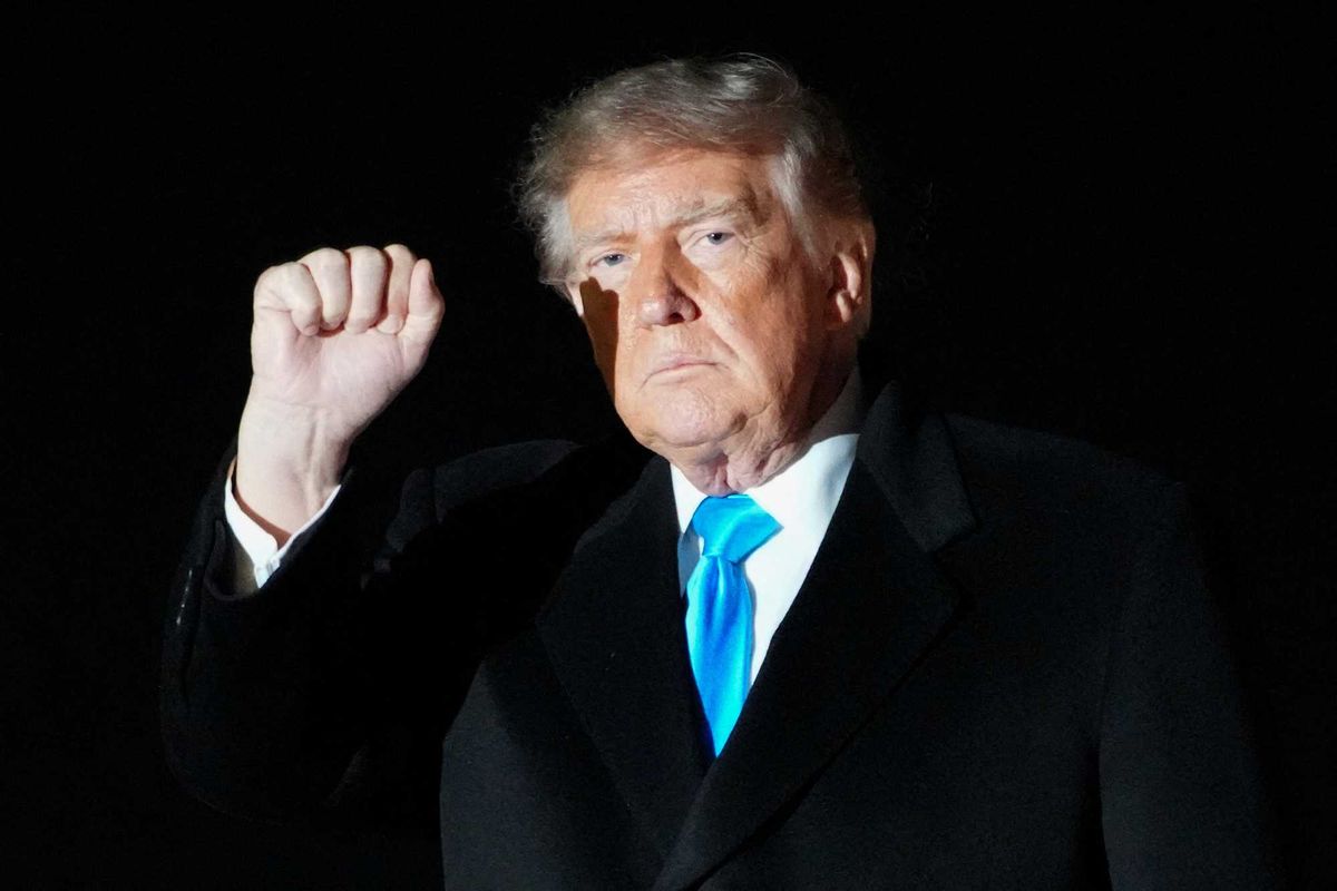 Trump smears Muslims in unhinged late-night attack on surging Democrat
