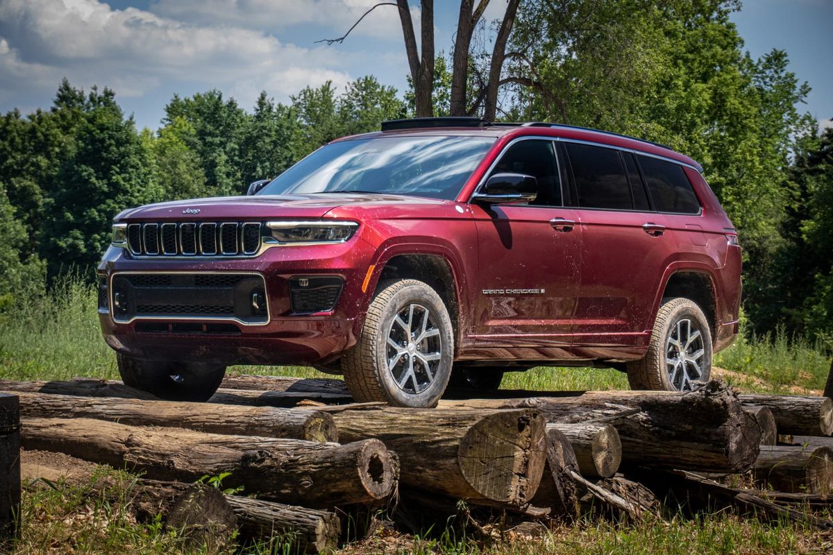 'Tariff trickle-down': Analysts point to production stoppage at U.S. car company