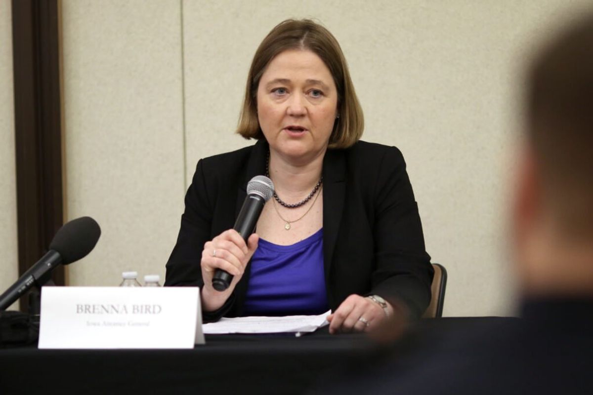 Iowa AG calls for news outlets to cut ties with alleged Hamas-affiliated freelancers