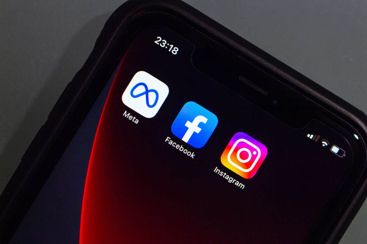 MAGA melts down over theory that Facebook outage is Super Tuesday ploy to hurt Trump