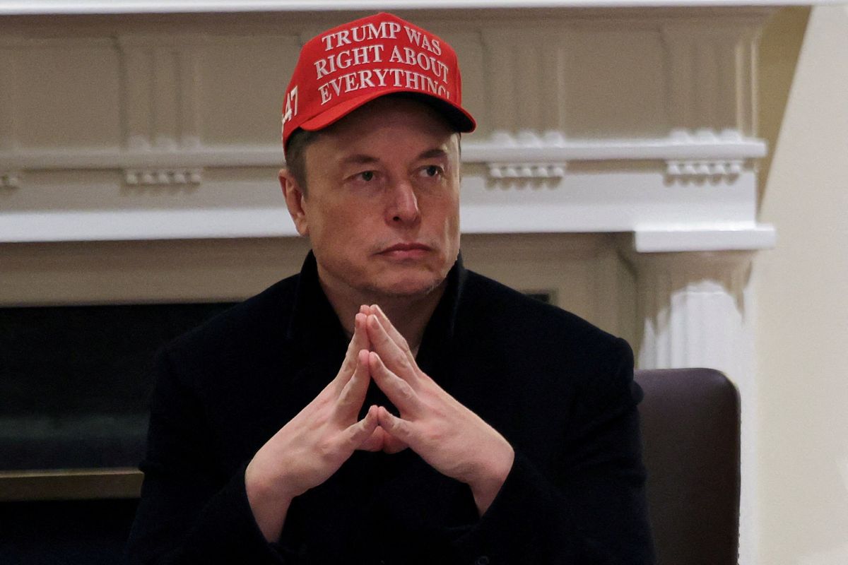 'Blinking red alarm': Trump-fired official says U.S. is 'barreling' to billionaire rule