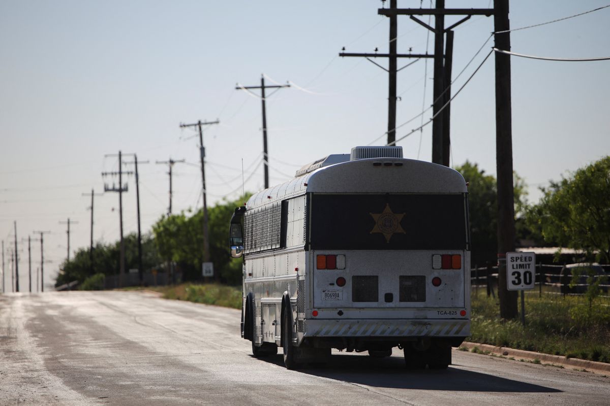 Trump admin dealt another court blow in effort to deport Venezuelan migrants