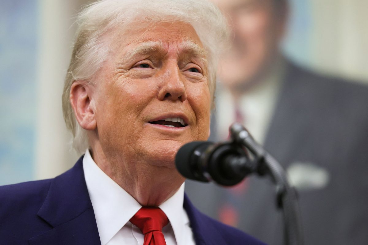 Trump keeps foul-mouthed aide hidden from public because of his weight: author