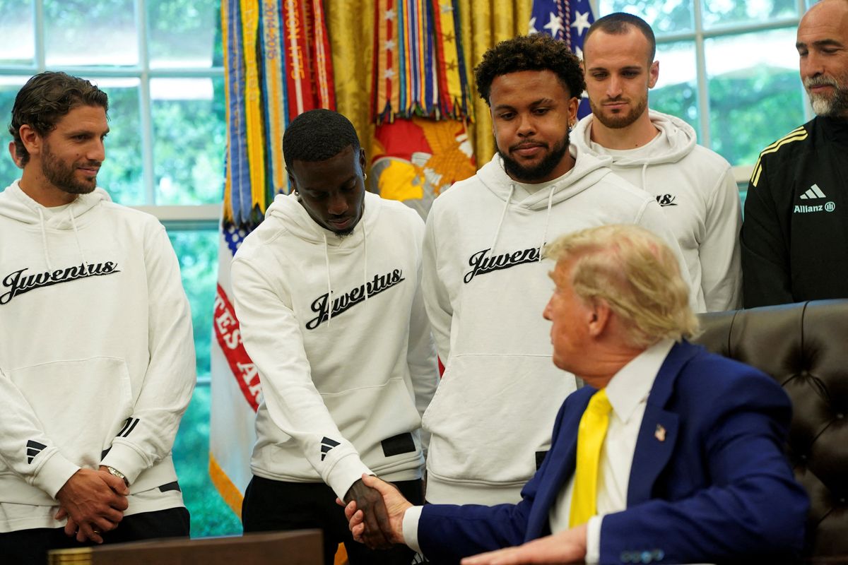 'Just want to play football, man!' Soccer star unloads on 'weird' Trump meeting