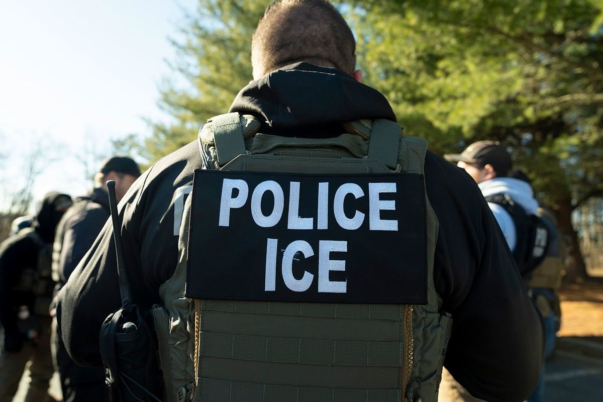 Dallas ICE shooting kills 2 detainees, shooter found dead on nearby roof