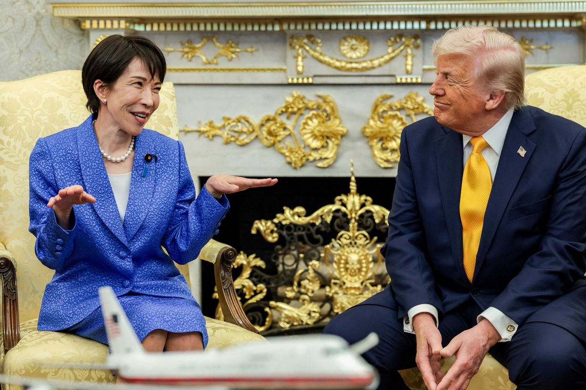 Trump tells reporter he won't give him war plans — seconds after giving him war plans